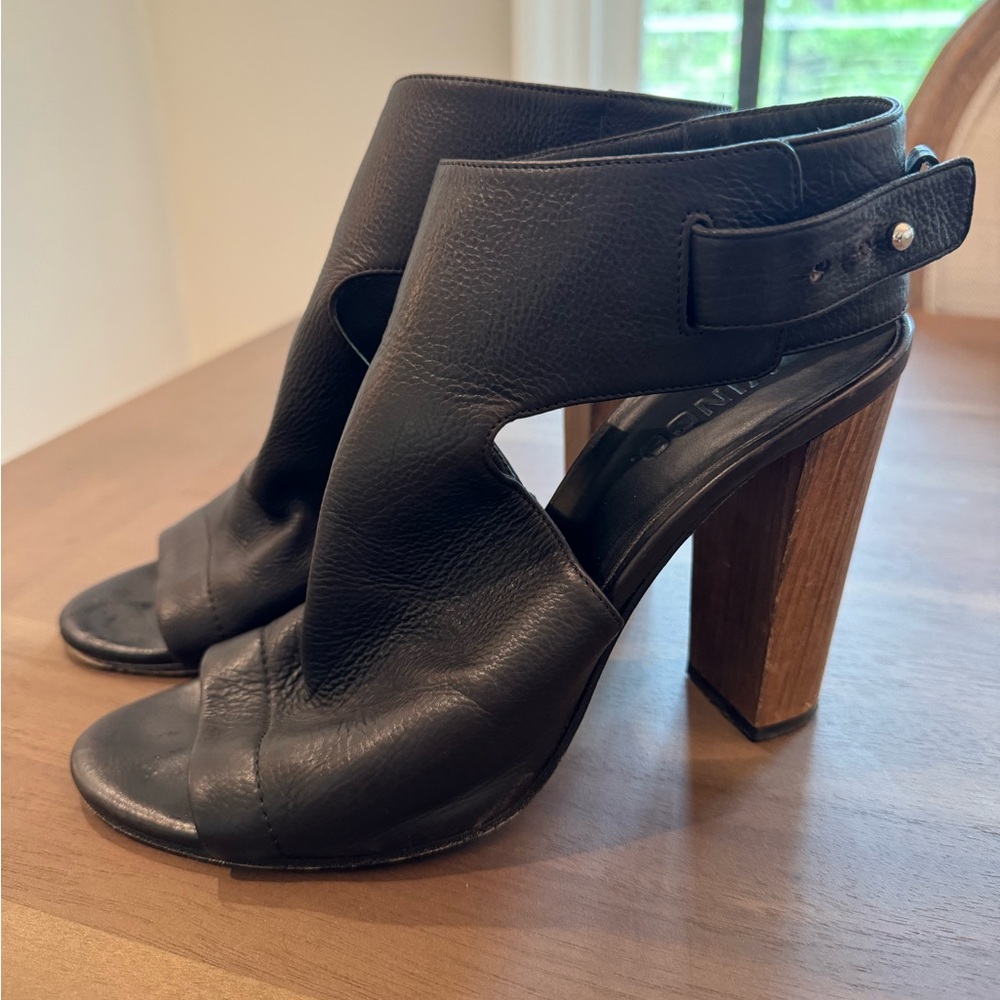 Peep Toe Leather Vince Heels size 38